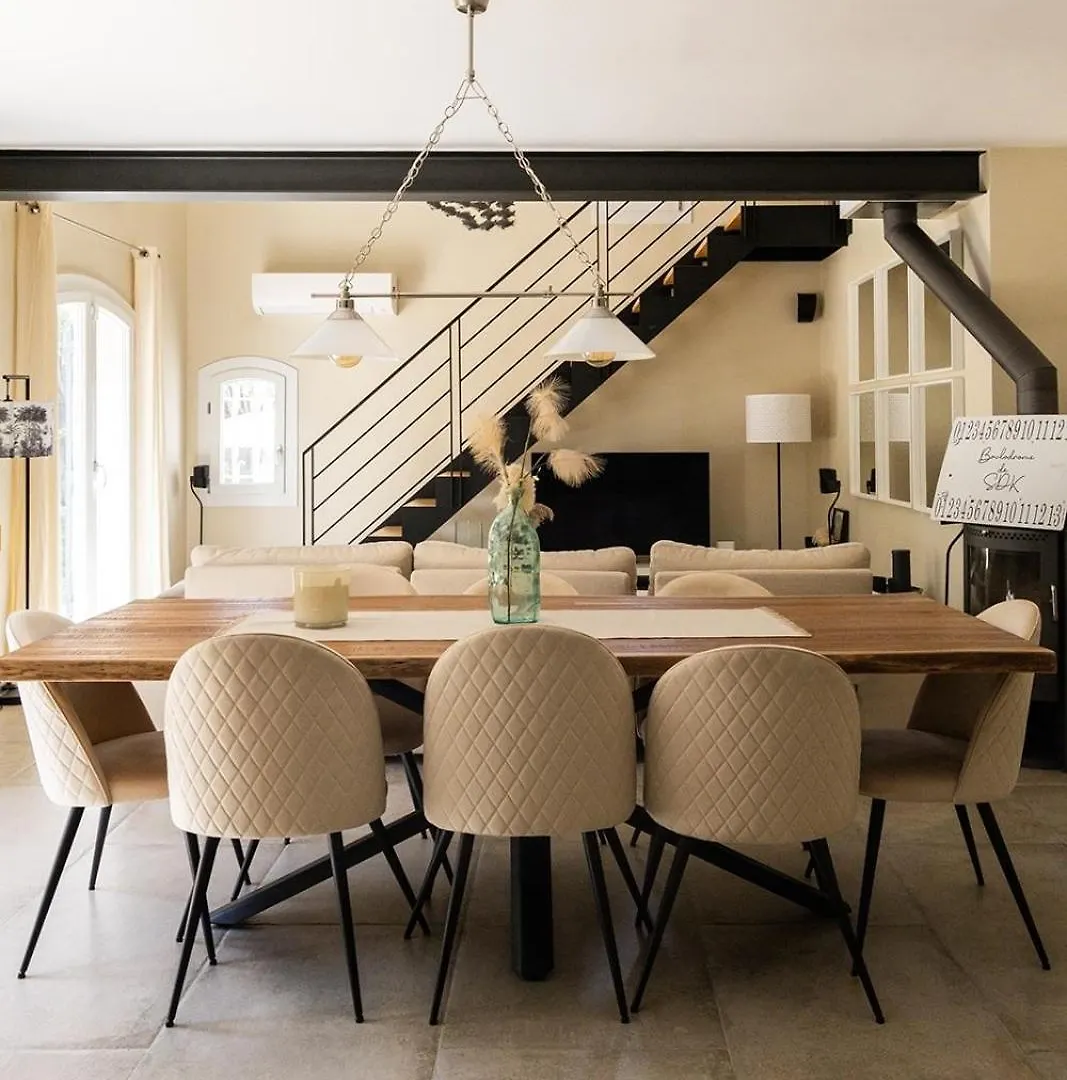 Villa Sena Eyragues, Familiale