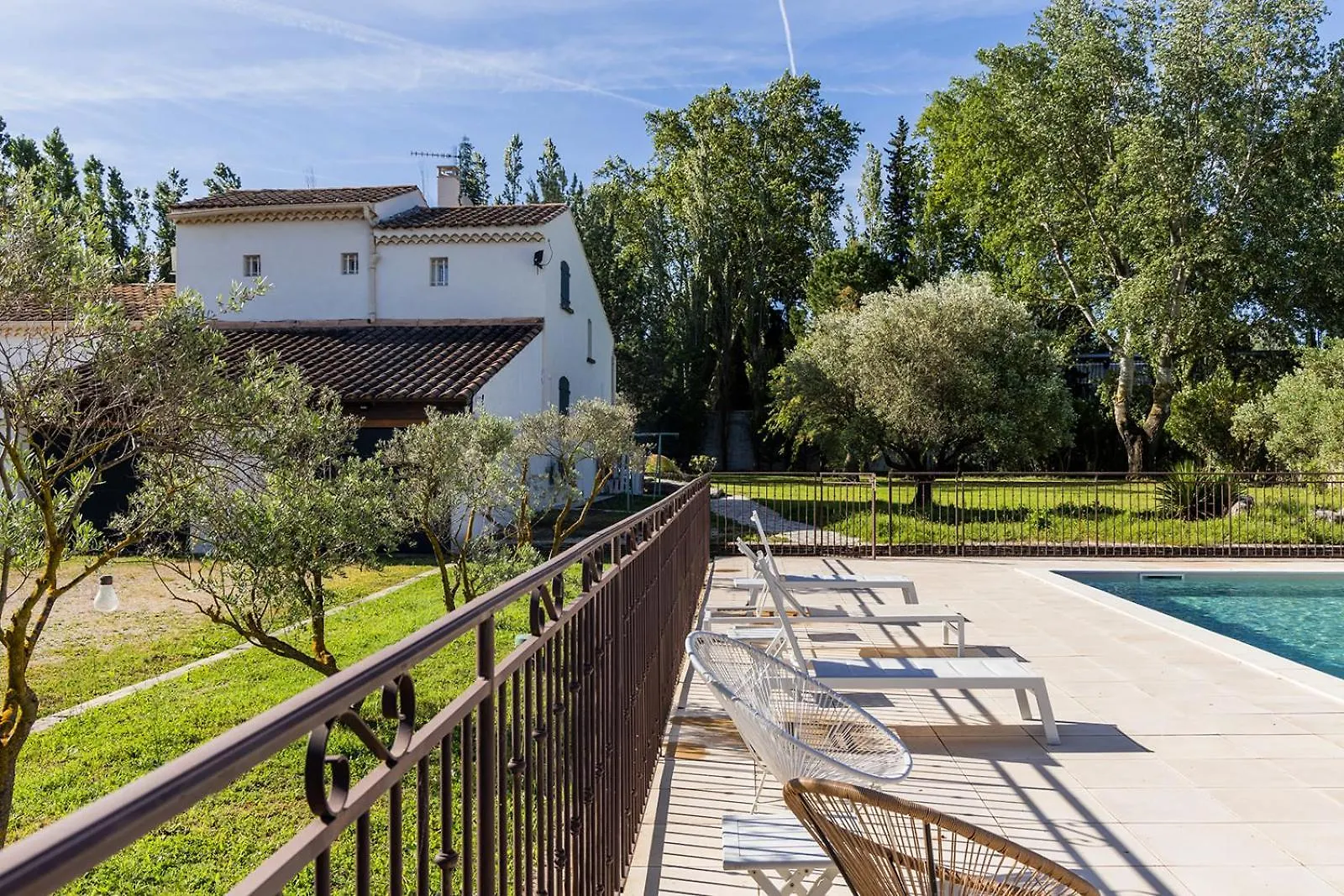 Villa Sena Eyragues, Familiale Holiday home