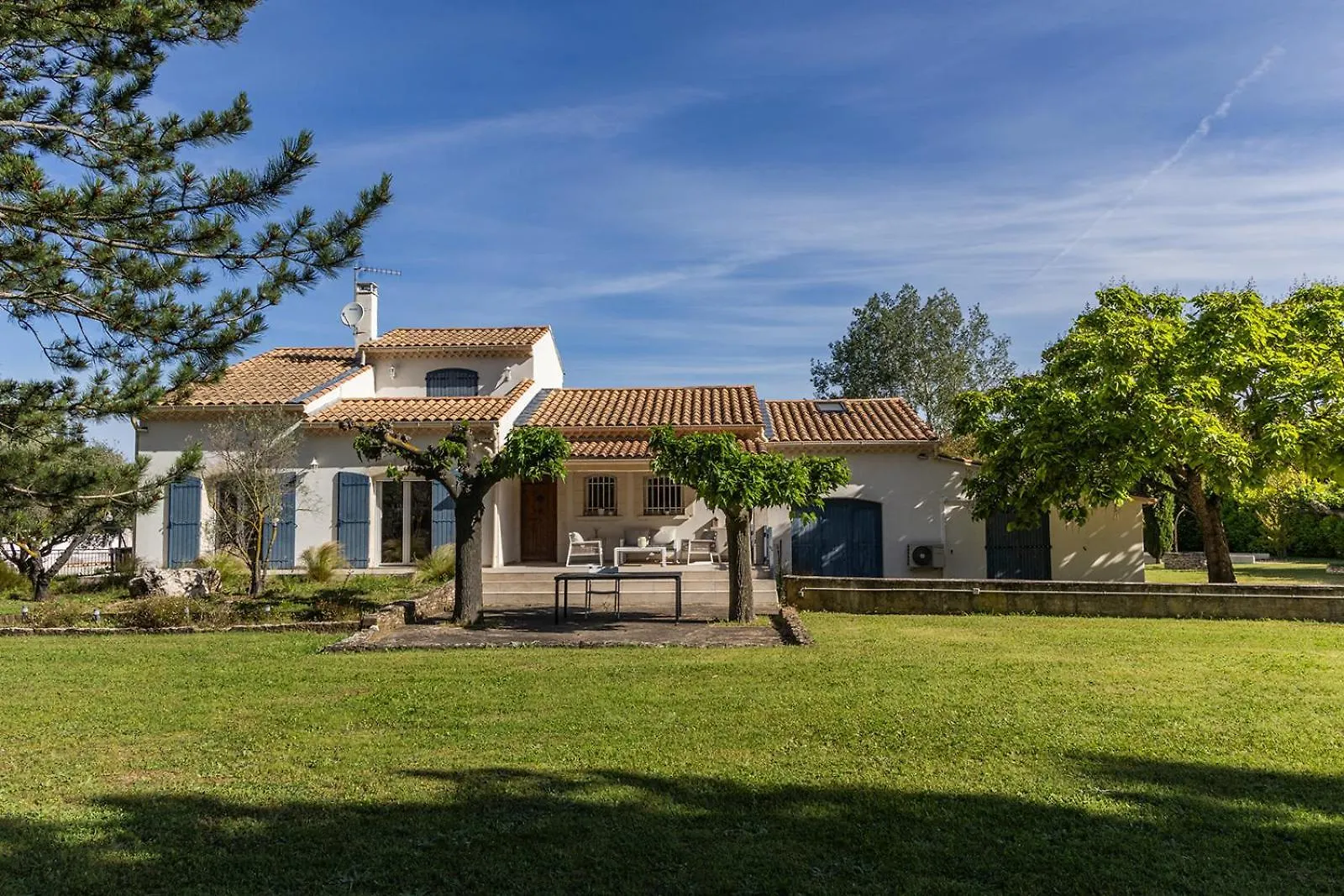Villa Sena Eyragues, Familiale